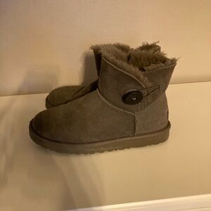 Uggs short boots